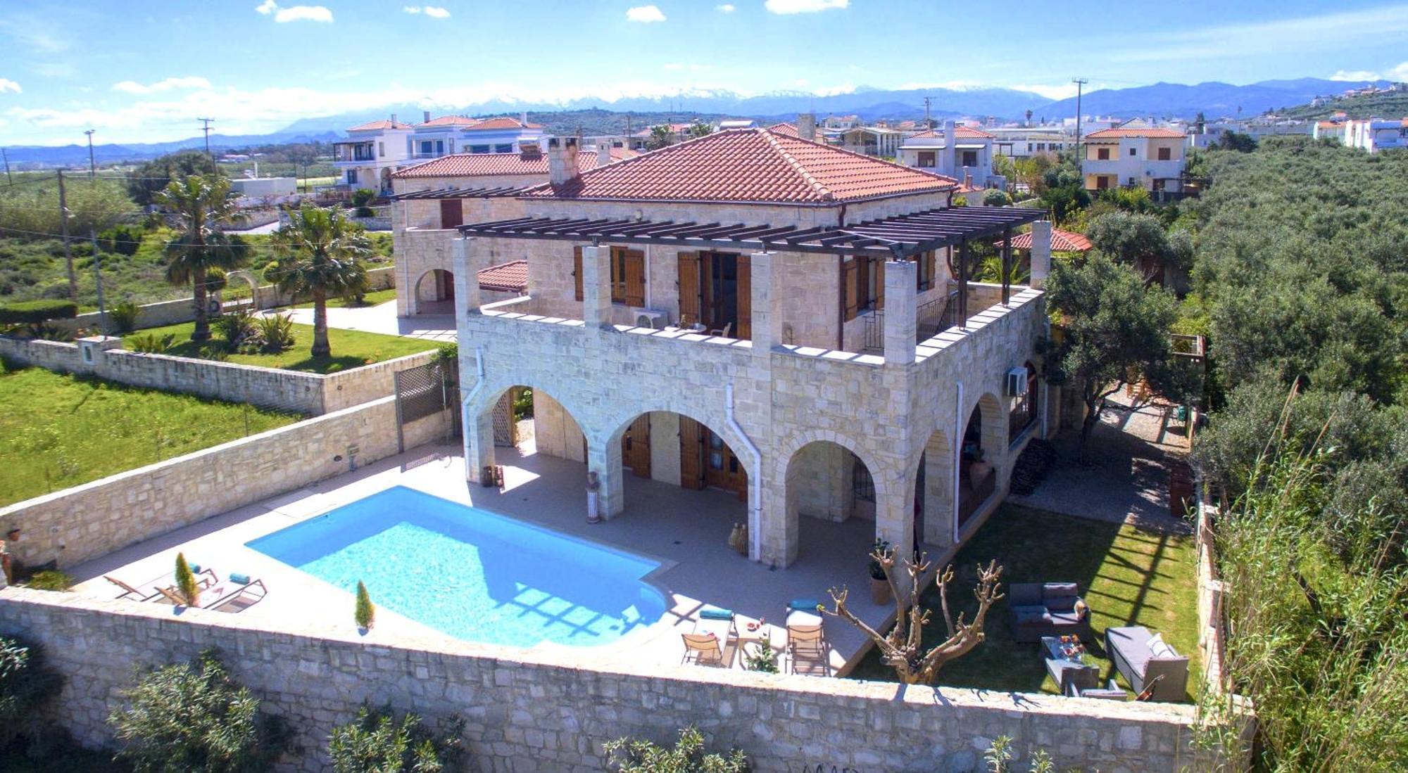 World Villa Tavronitis